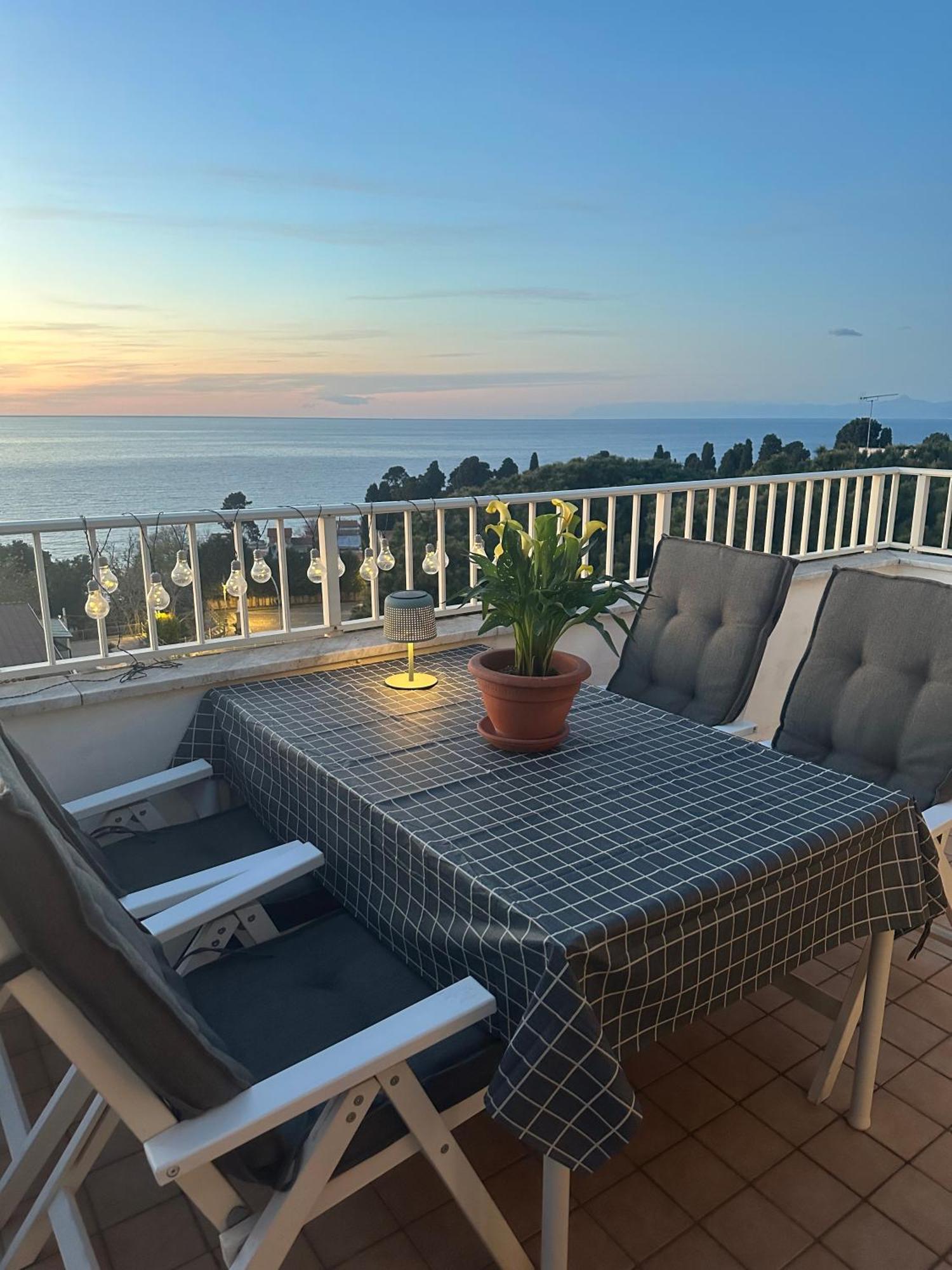 Apartment With Sea View トロペーア エクステリア 写真